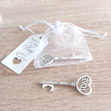 Abridor con forma de llave LOVE
