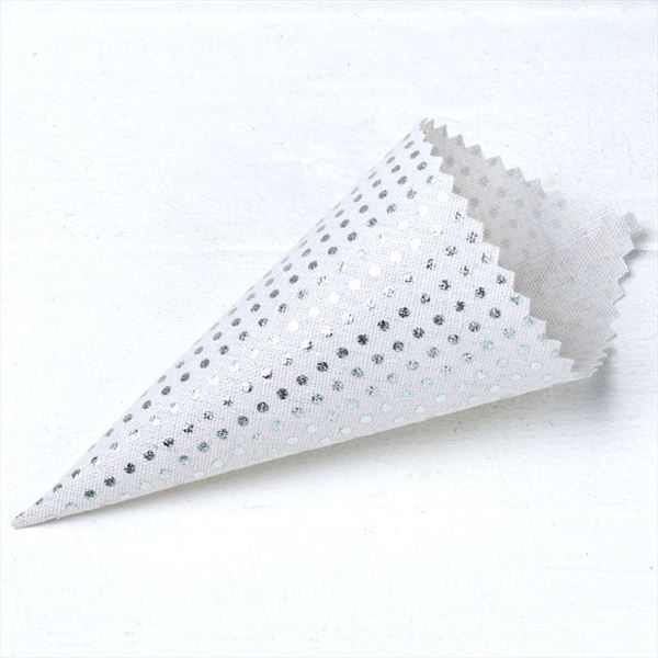 Cono con topos plateados