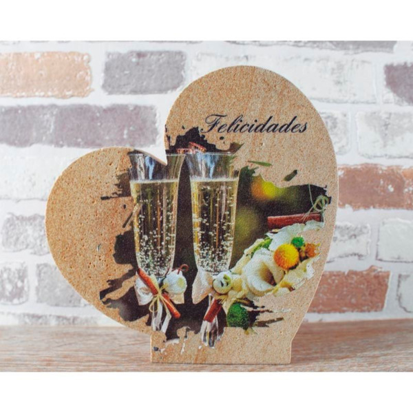 Corazón de piedra grabado para bodas