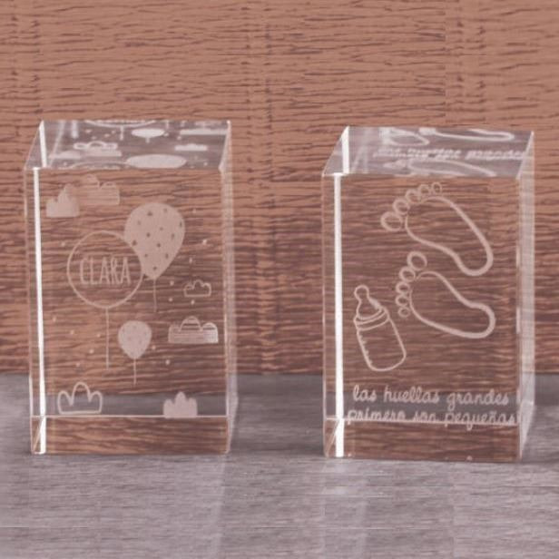 Cubo de cristal con grabado láser 2D