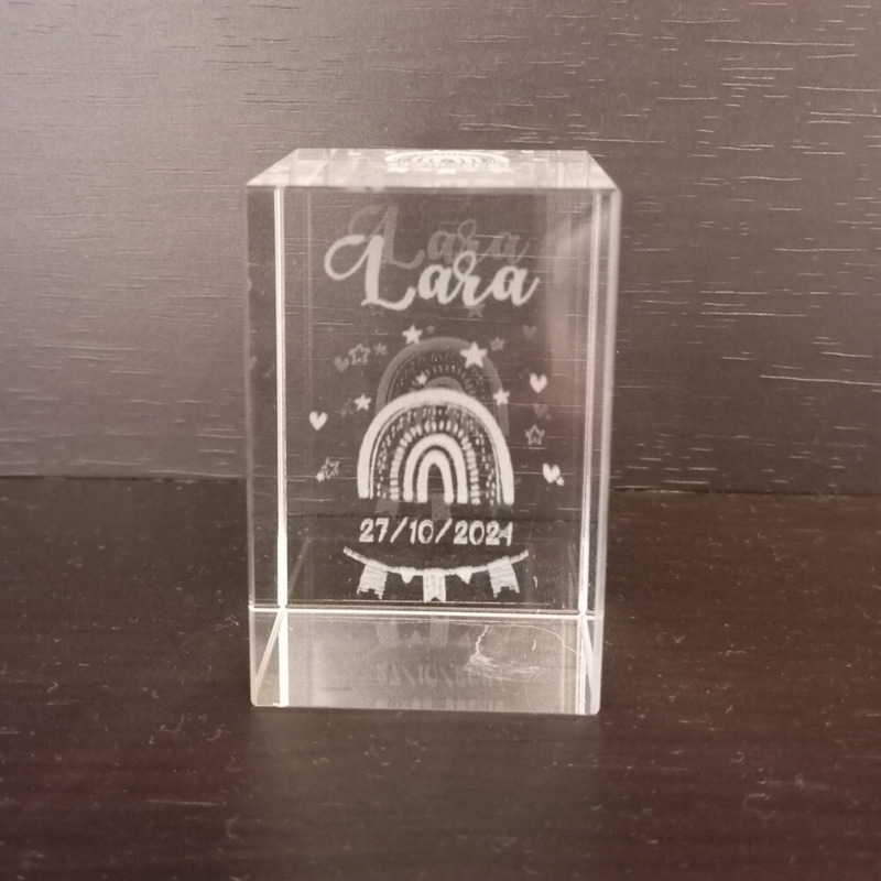 Cubo de cristal con grabado láser 2D (7)