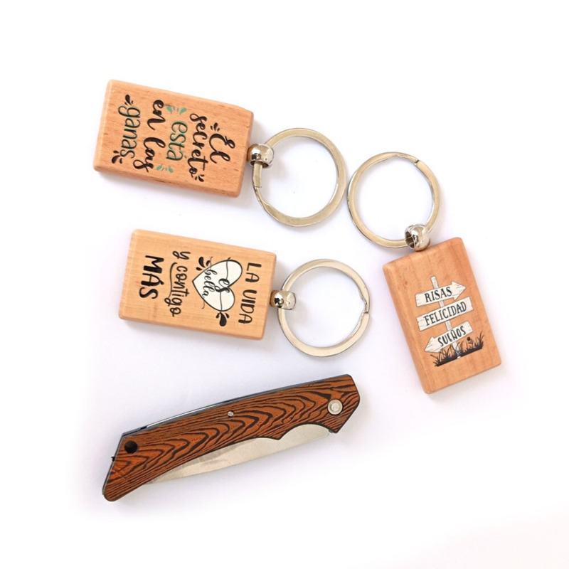 Estuche con navaja y llavero de frases (1)