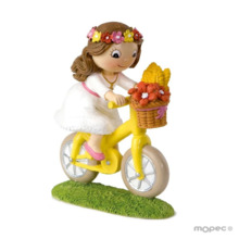 Figura pastel niña comunión en bici