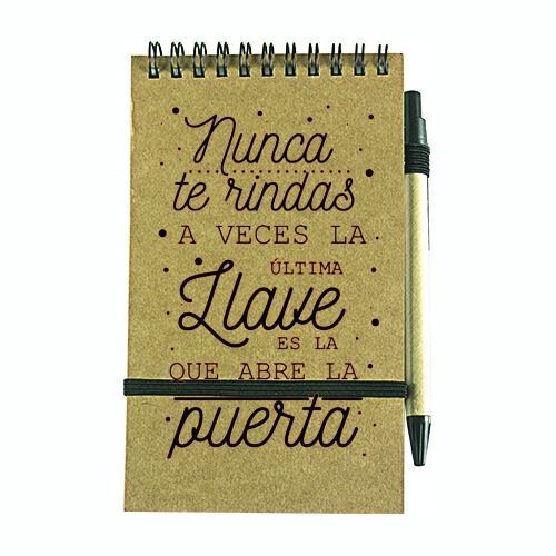 Libreta kraft con bolígrafo personalizada (1)