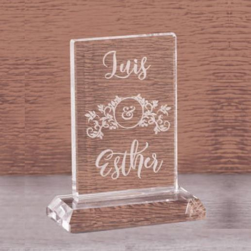 Peana pequeña de cristal con grabado láser 2D (5)