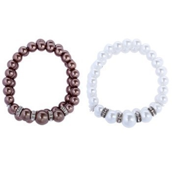 Pulsera de perlas en caja de regalo