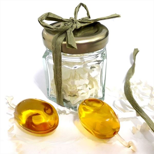 Tarrito de cristal hexágonal con 3 aceitunas aceite