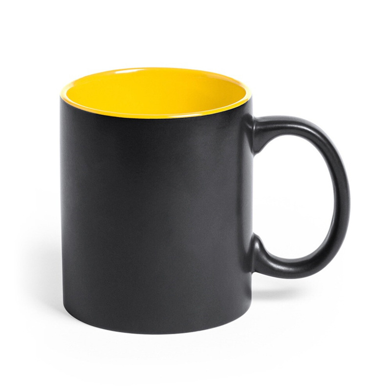 Taza personalizada con nombre de colores (2)